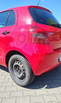 Toyota Yaris cena 9600 przebieg: 173200, rok produkcji 2007 z Poznań małe 106